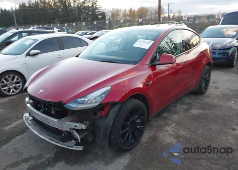 2021 Tesla Model Y Long Range Dual Motor All-Wheel Drive z USA, uszkodzony, nr VIN 5YJYGDEEXMF256471